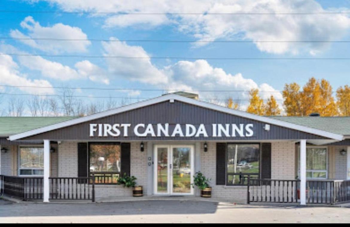First Canada Hotel Cornwall Hwy 401 On Exterior foto